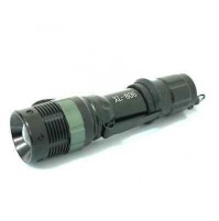 TORCIA  LED RICARICABILE ALTO RENDIMENTO 1800 LUMENS REGOLABILE ZOOM IN METALLO 